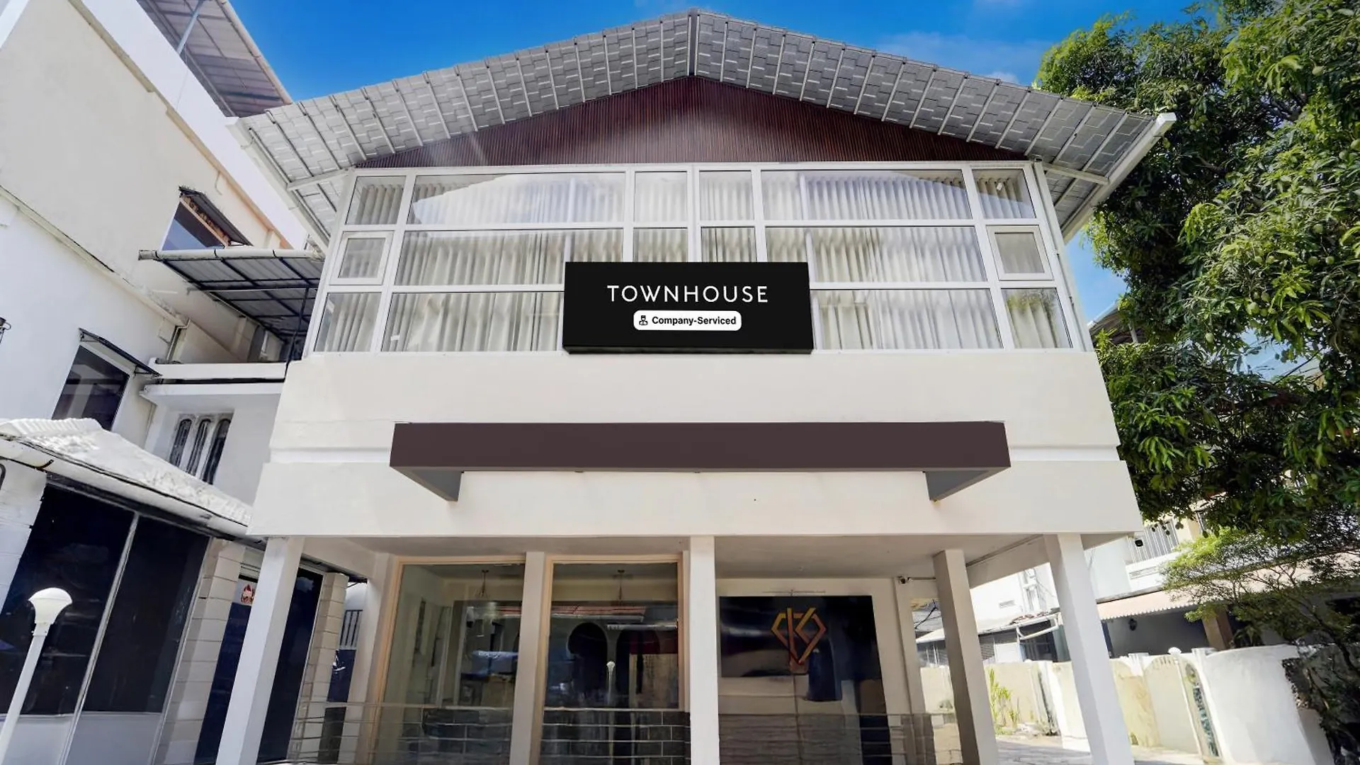 Super Townhouse Deshabhimani Road Kaloor Kochi Hotel