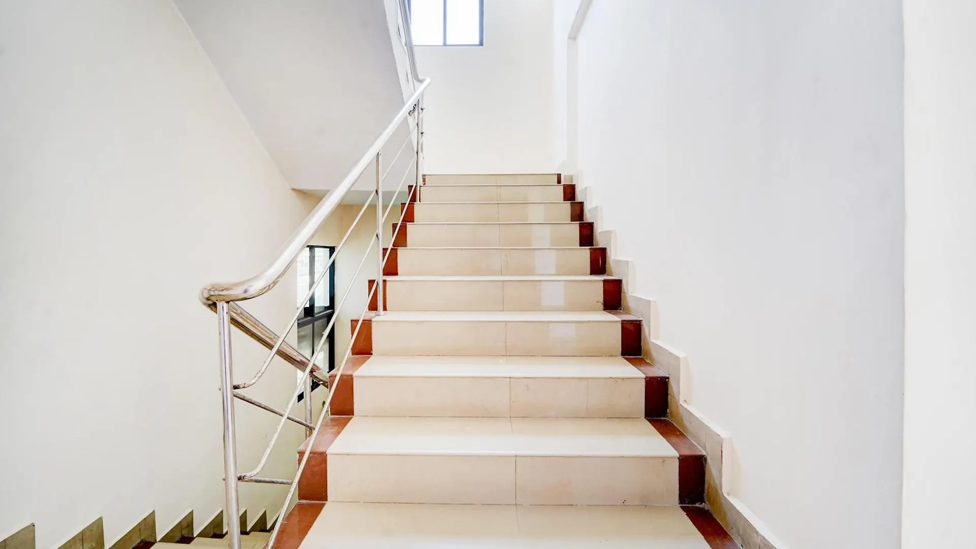 Отель Super Townhouse Deshabhimani Road Kaloor Коччи