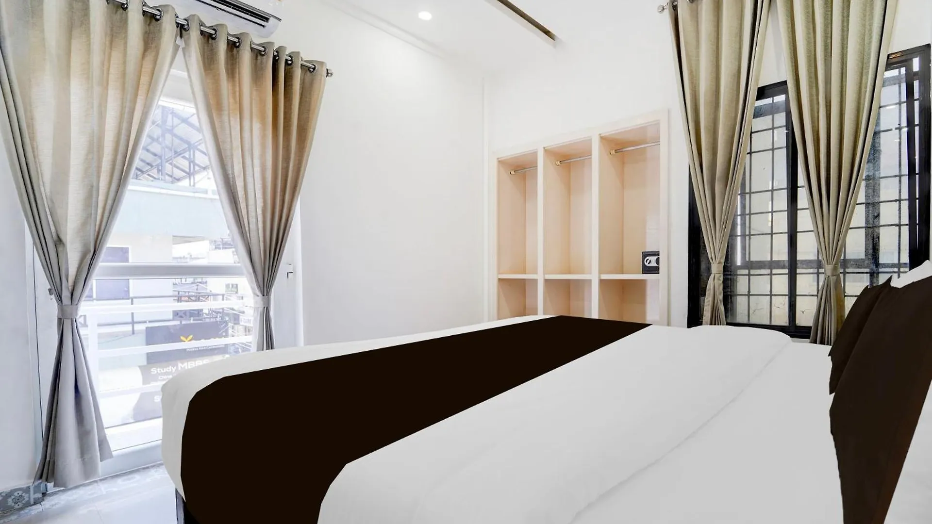 Отель Super Townhouse Deshabhimani Road Kaloor Коччи 0*,  Индия