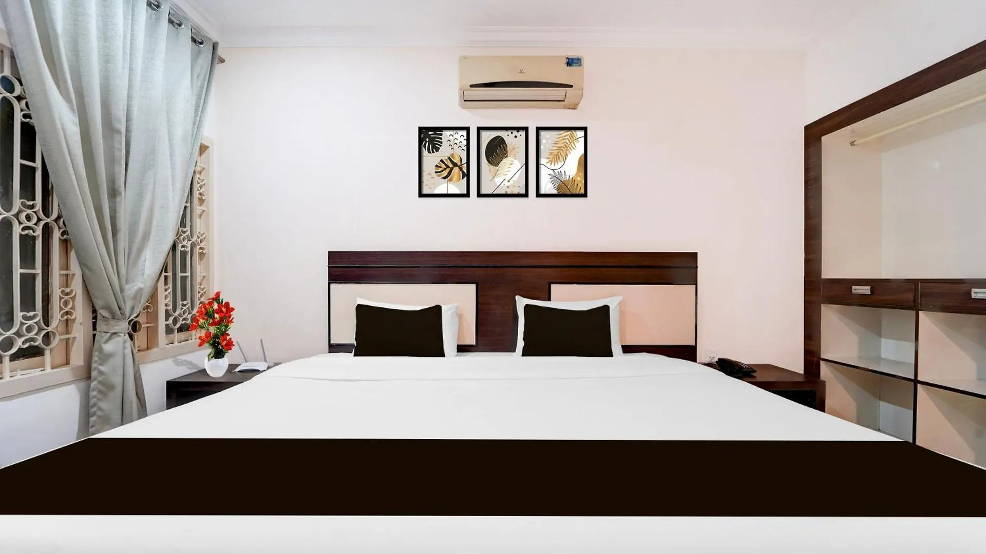 Отель Super Townhouse Deshabhimani Road Kaloor Коччи